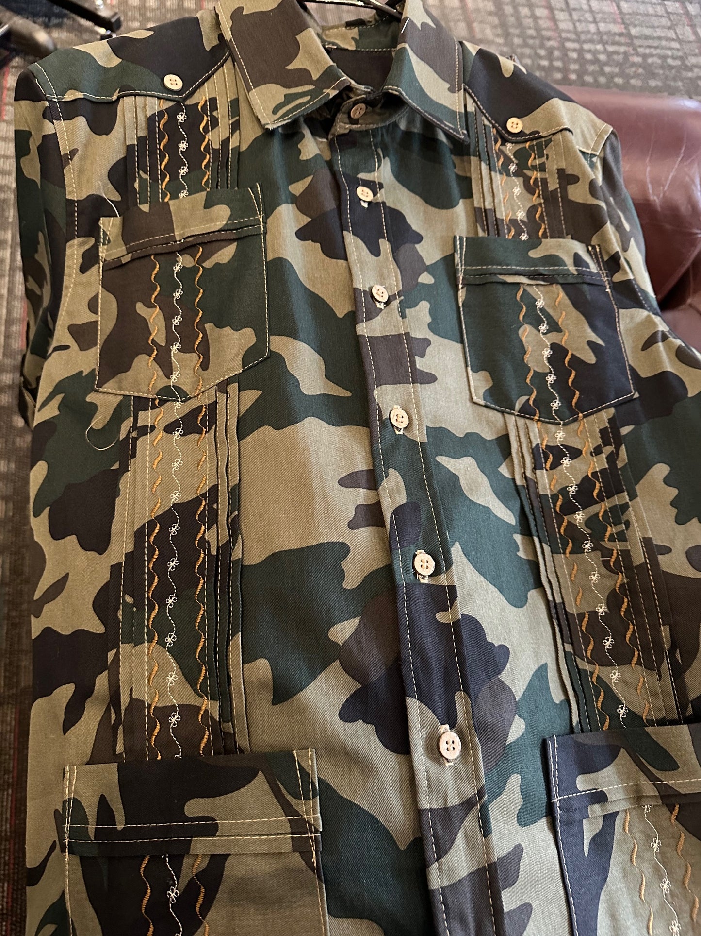 full camo guayabera